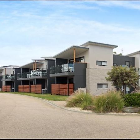 Captains Cove 1St Floor Spa Luxury Apartments - Free Netflix Paynesville Luaran gambar