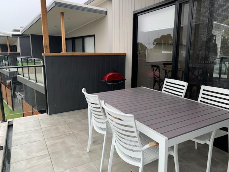 Captains Cove 1St Floor Spa Luxury Apartments - Free Netflix Paynesville Luaran gambar