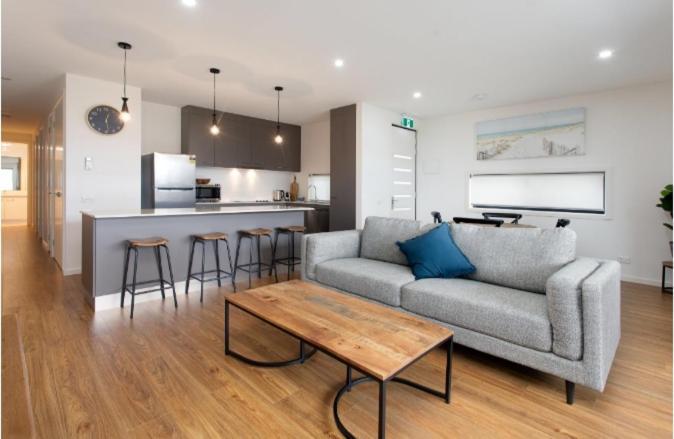 Captains Cove 1St Floor Spa Luxury Apartments - Free Netflix Paynesville Luaran gambar